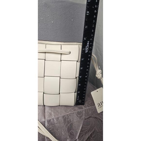 a.n.a Woven Faux Leather Bucket Crossbody Bag Cream Off-White 72848-5 - Picture 8 of 9